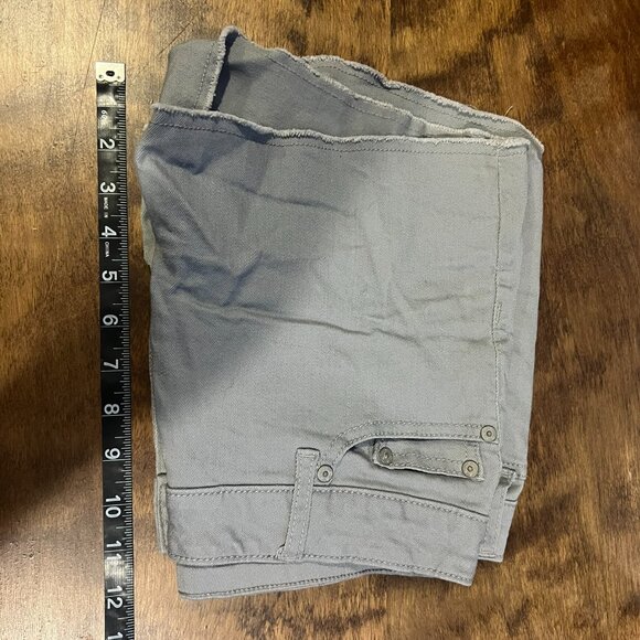 5/$20 Gap Hadley grey denim shorts size 4 - Picture 5 of 5